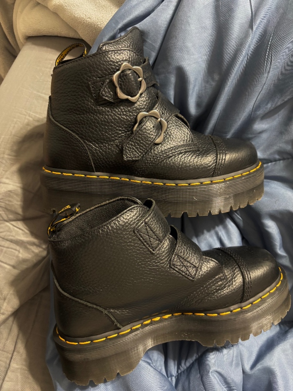 SIZE 8 New Dr. Martens Women's Devon Flower Buckle Leather Platform Boots